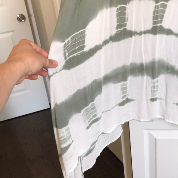 Tea-length sage green sun dress - Picture 2 of 3